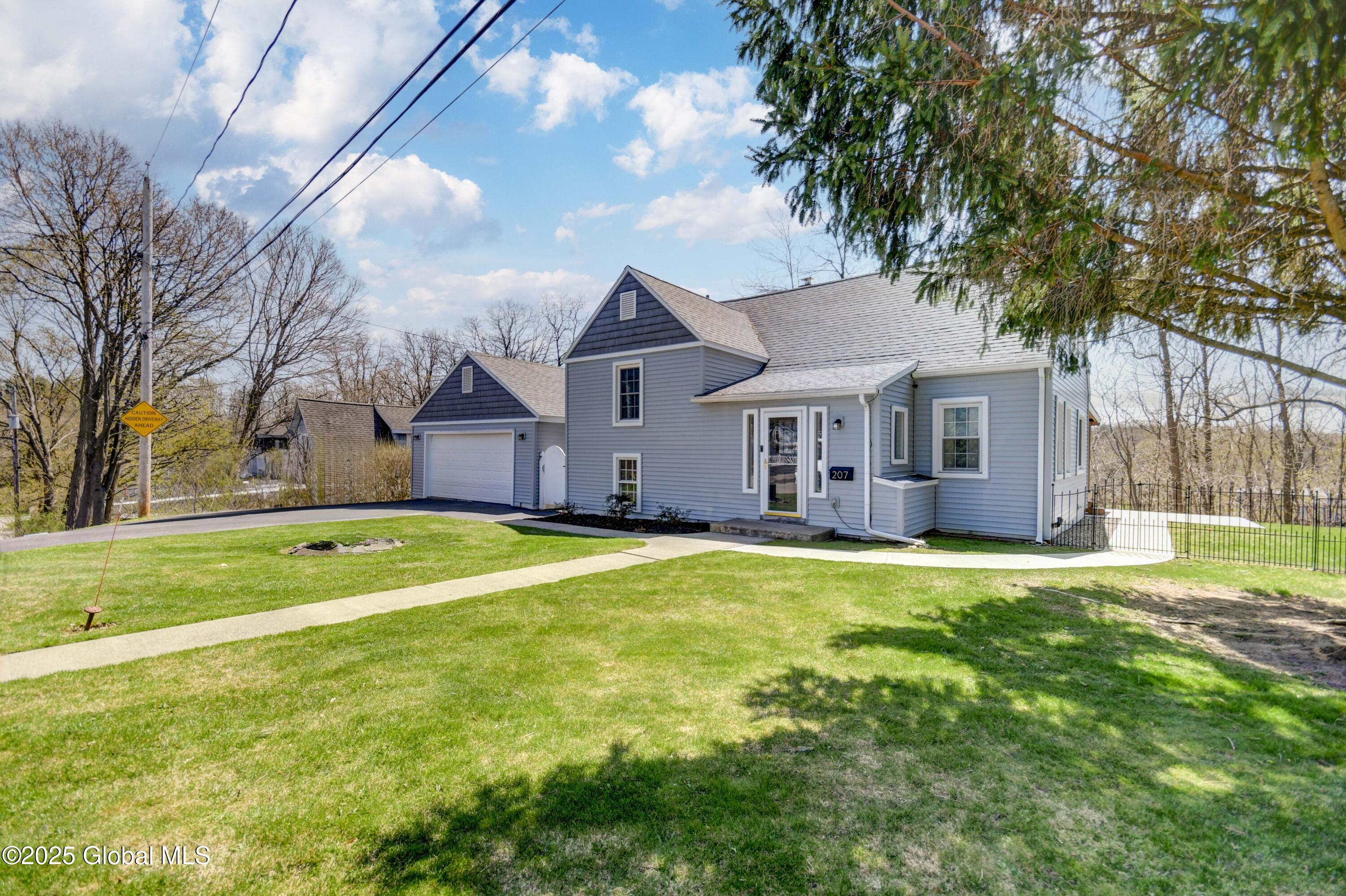 207 Frances Street