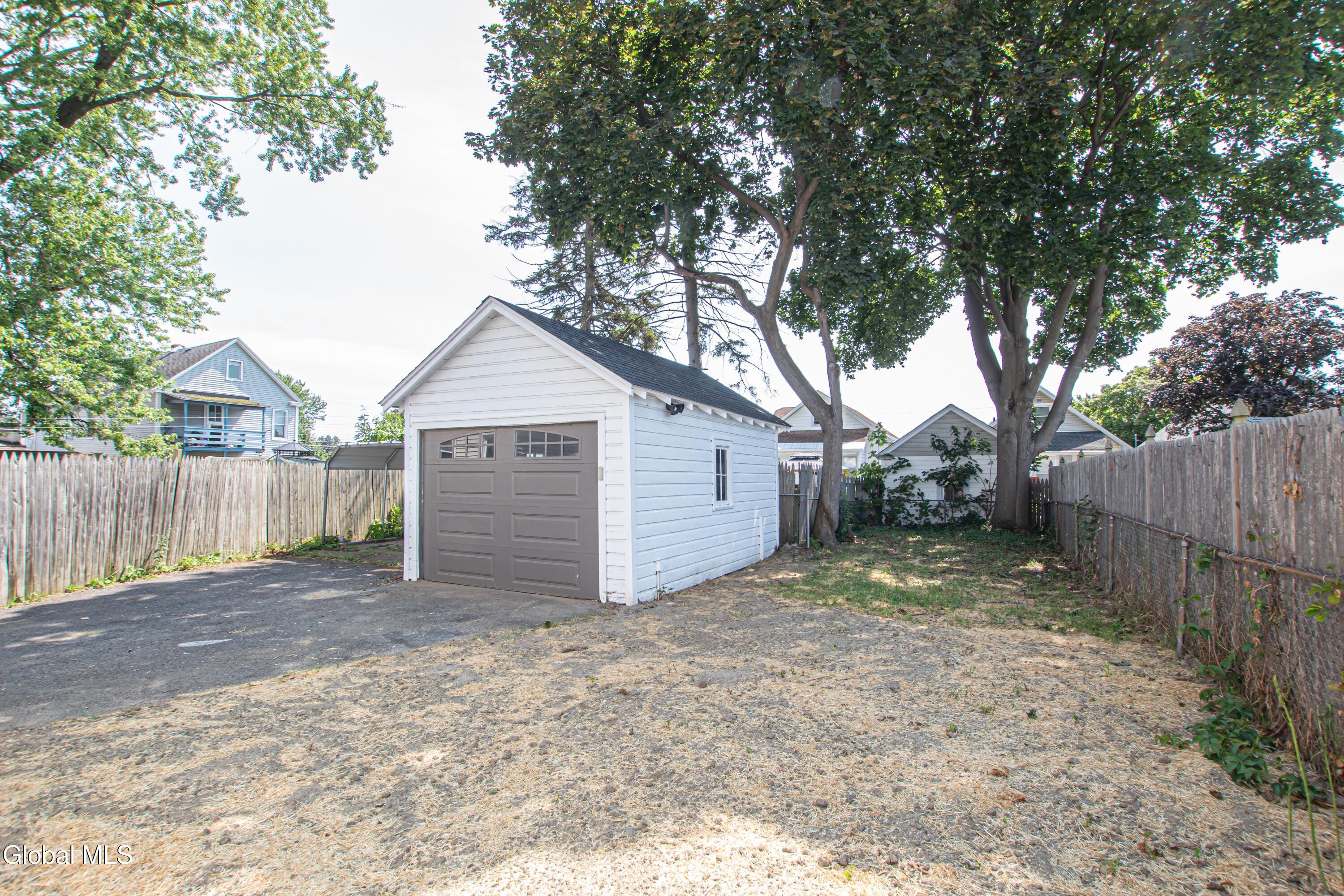 1628 Hawthorne Street