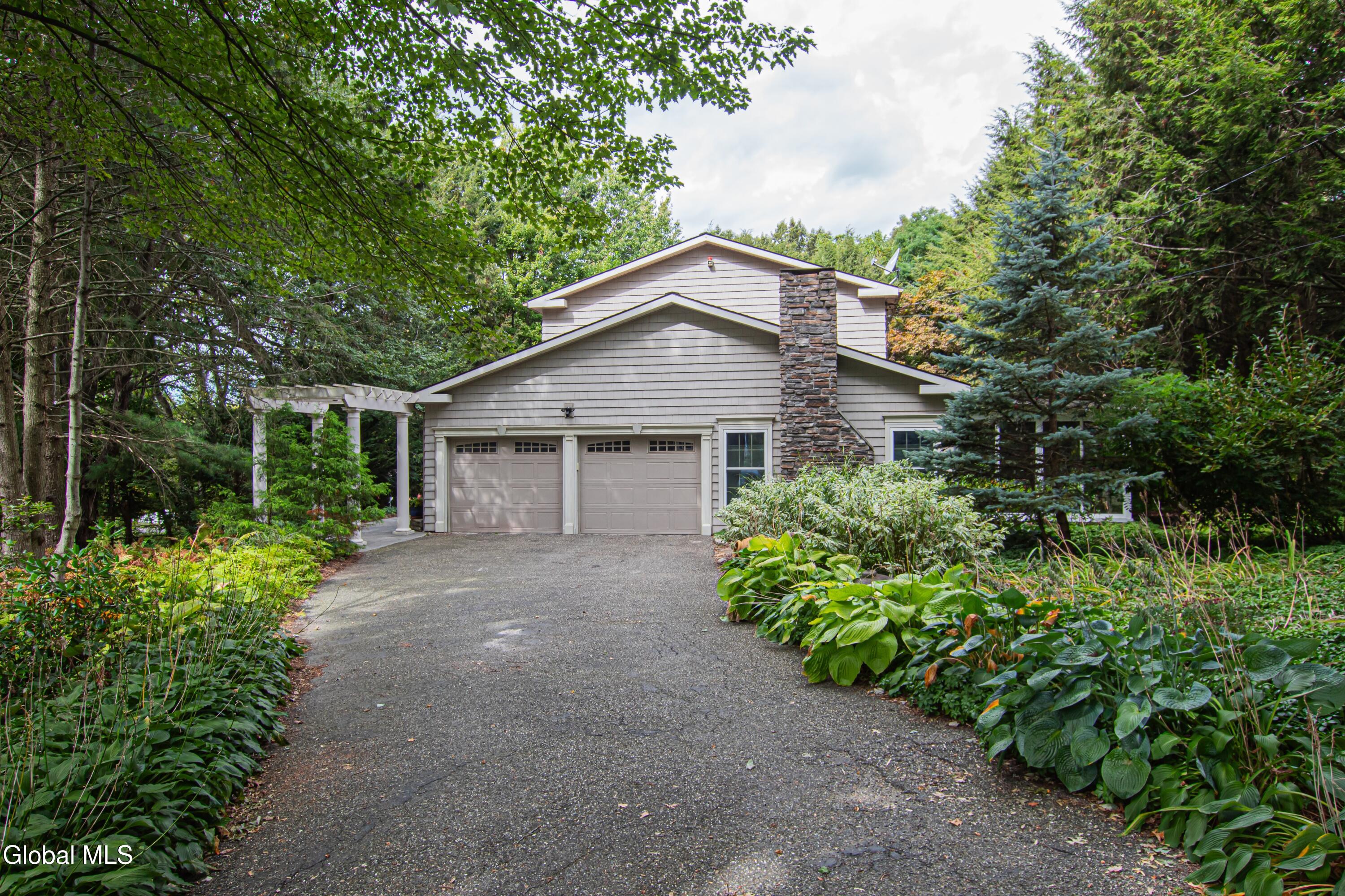 6 Ichabod Lane