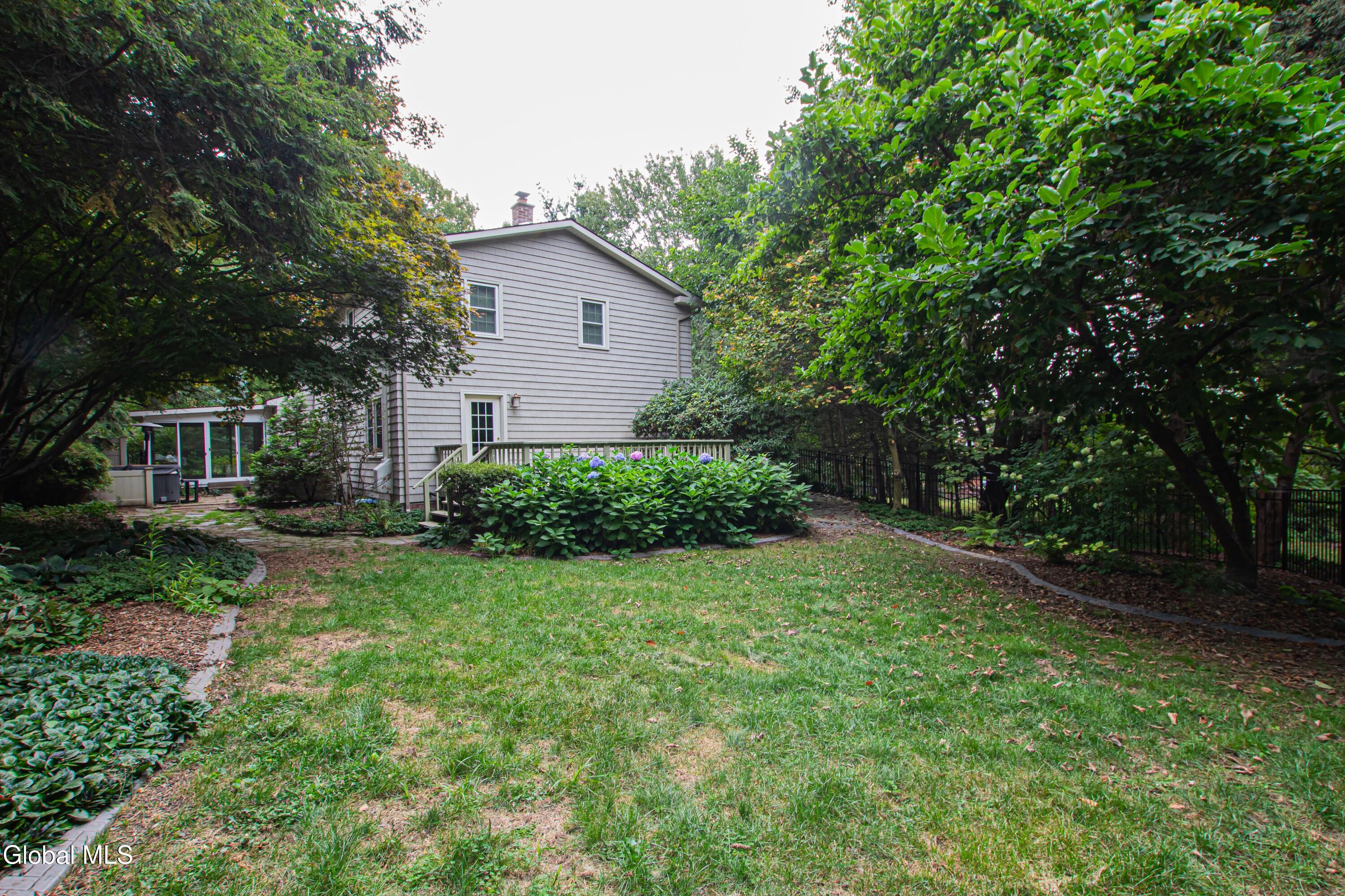 6 Ichabod Lane