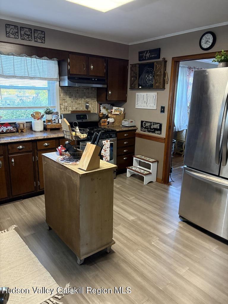 54 Ten Broeck Avenue