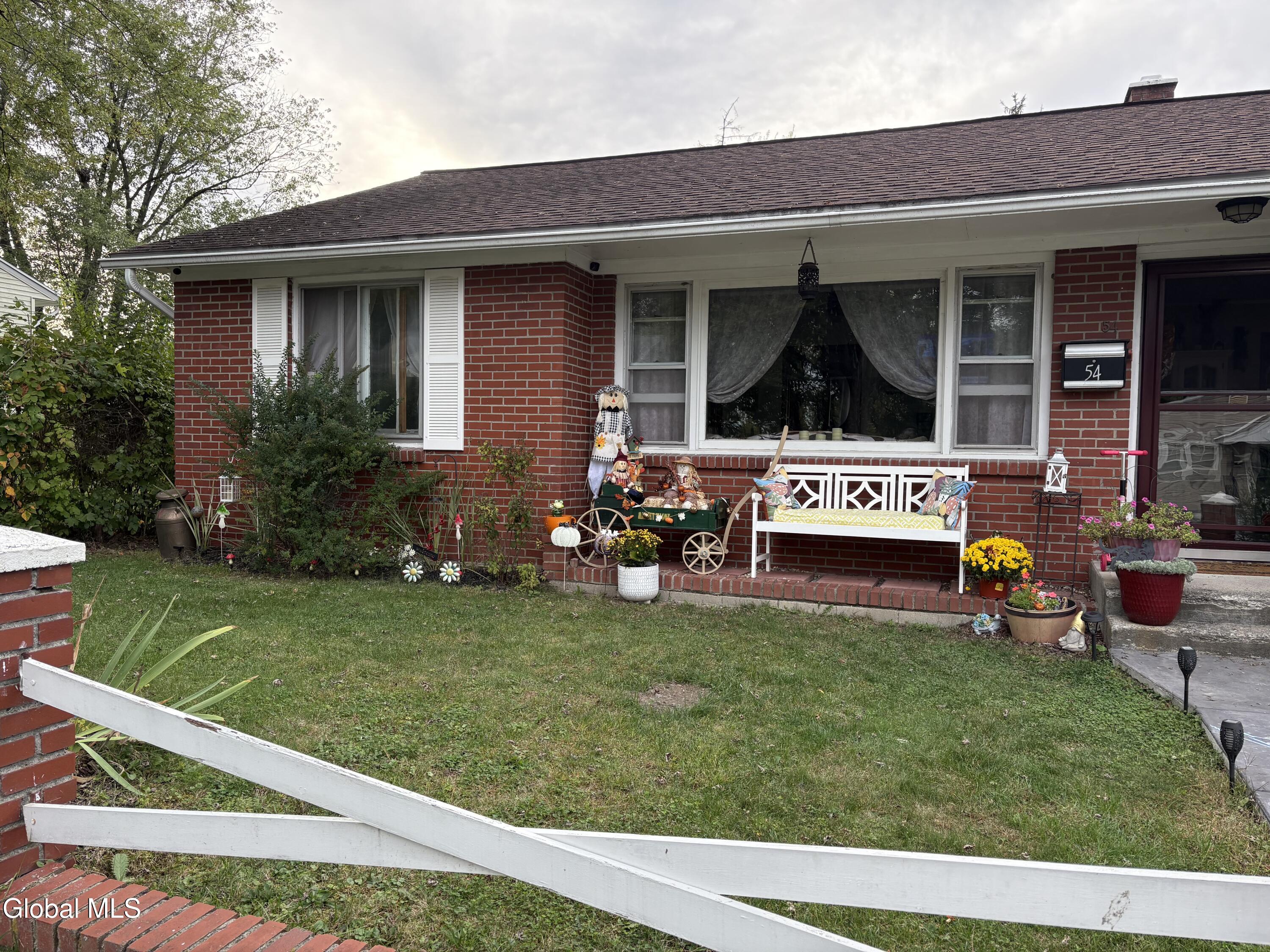 54 Ten Broeck Avenue