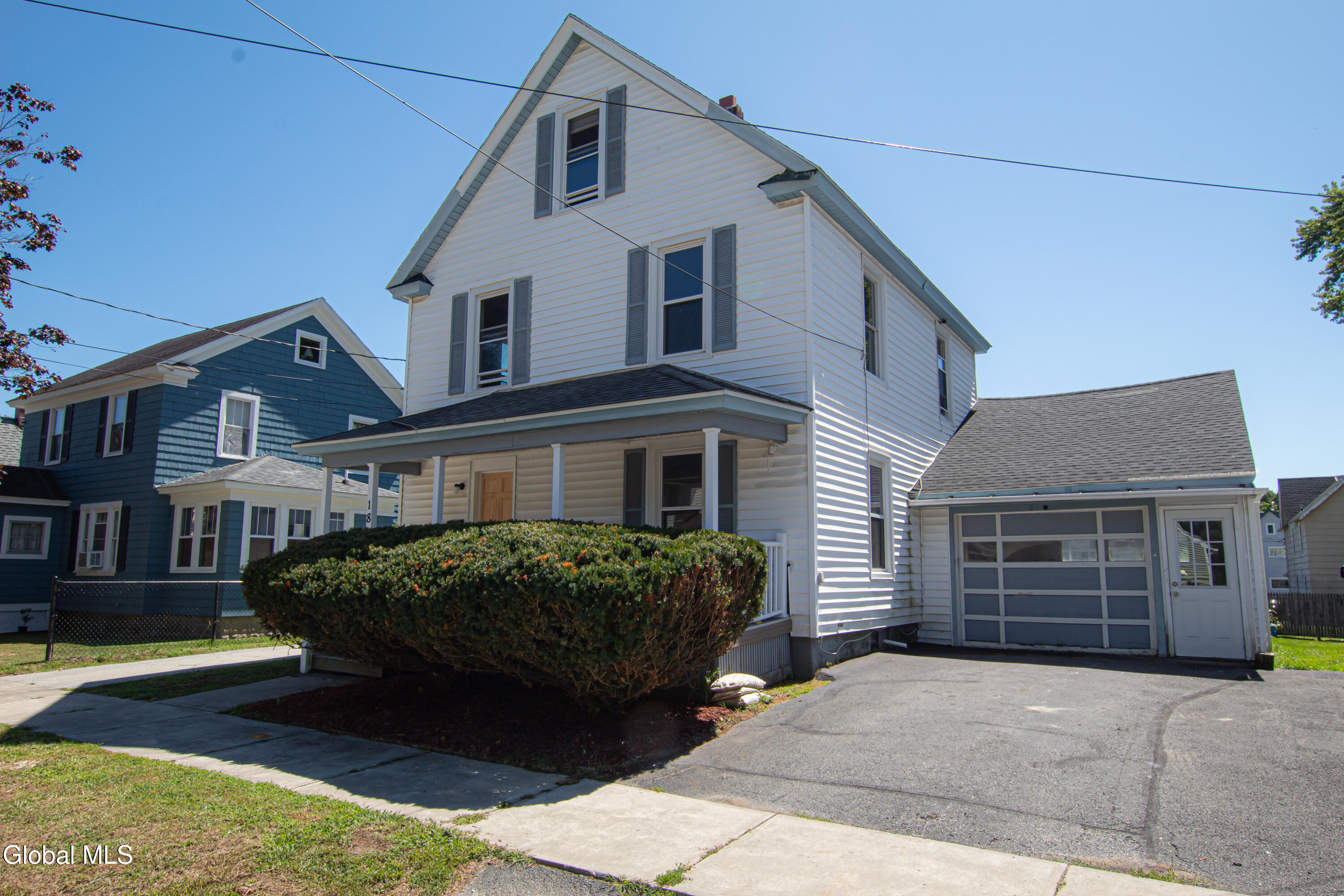 18 Newman Street