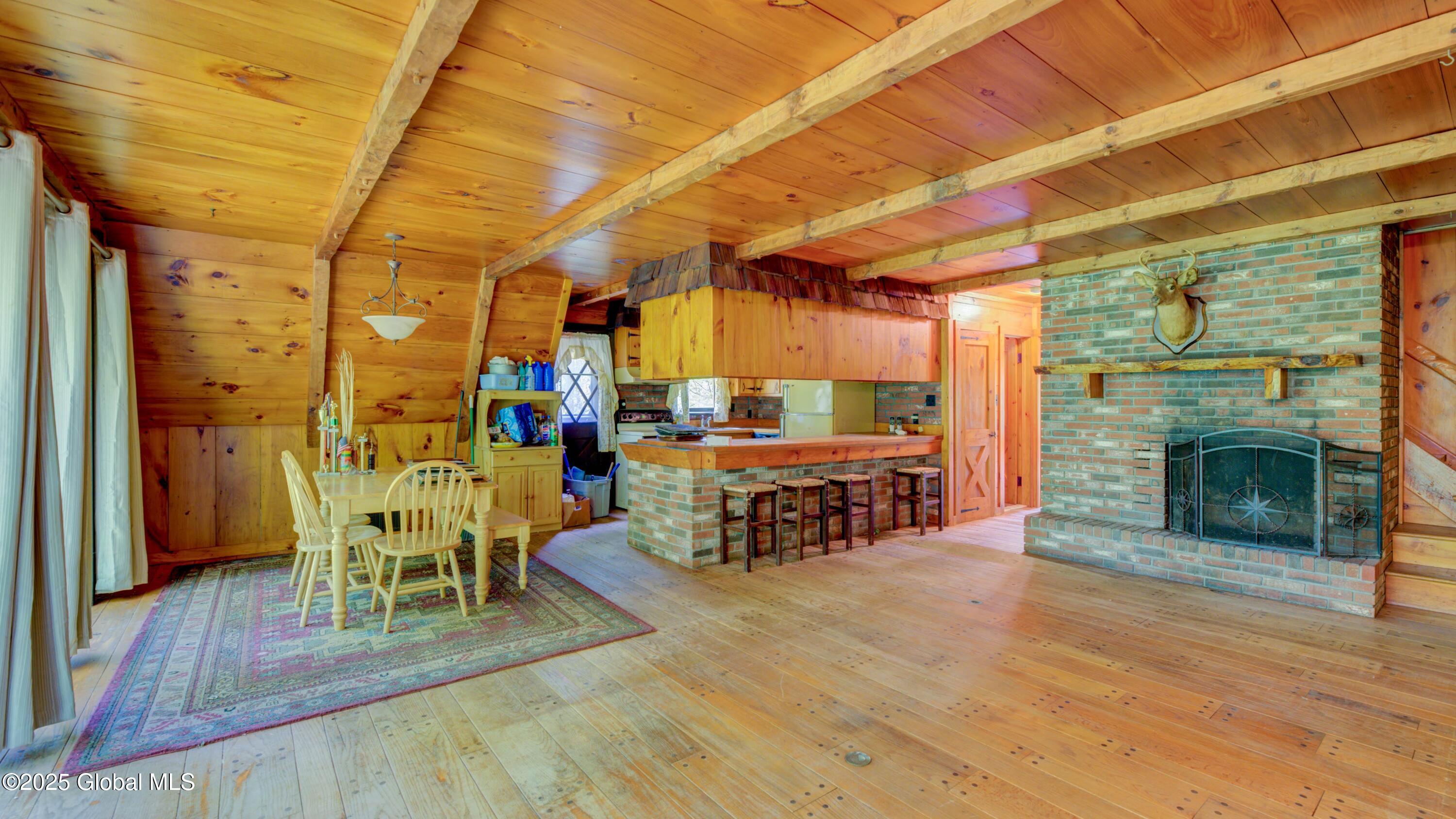 824 County Highway 106