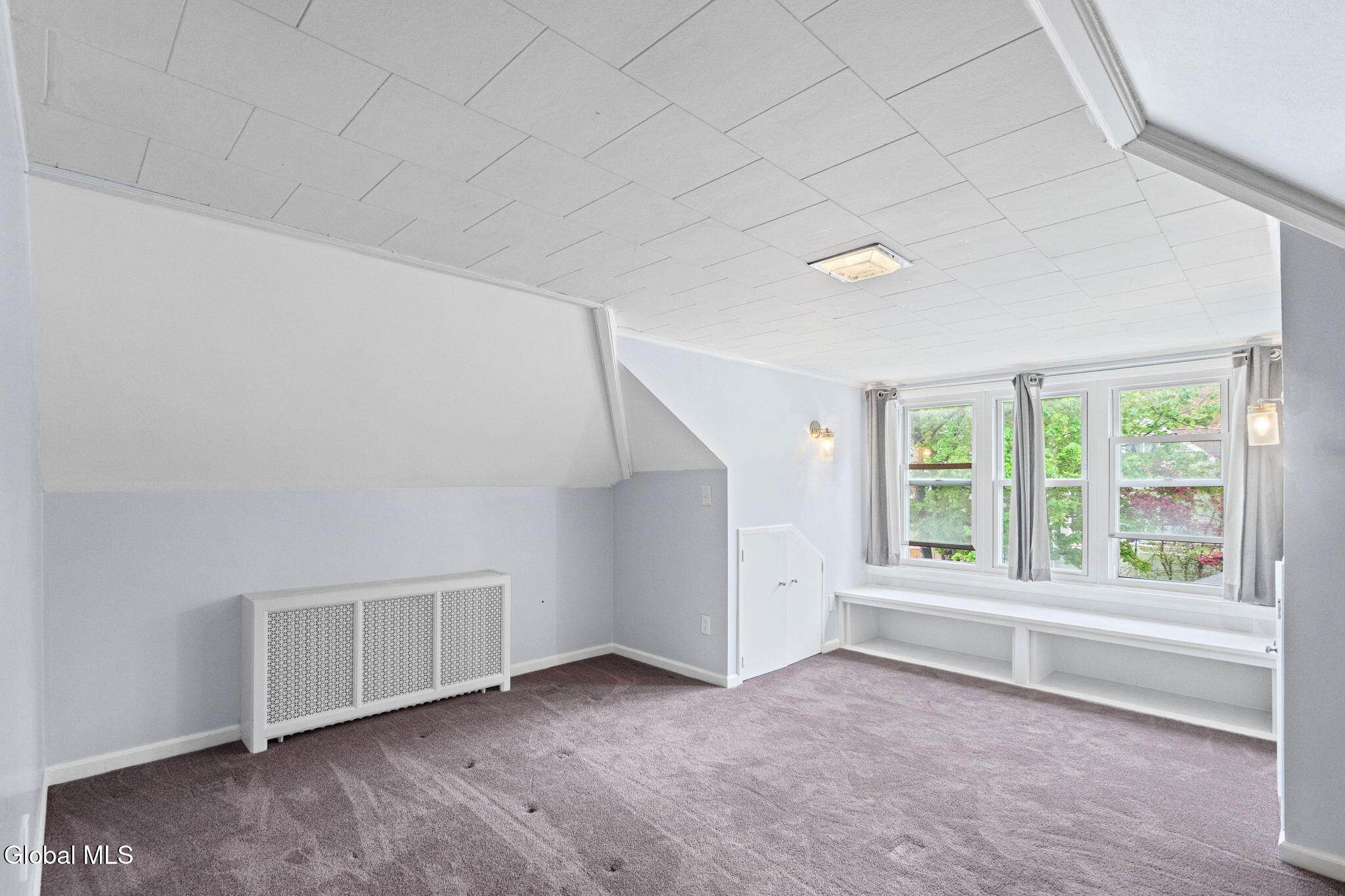 28 Center View Drive