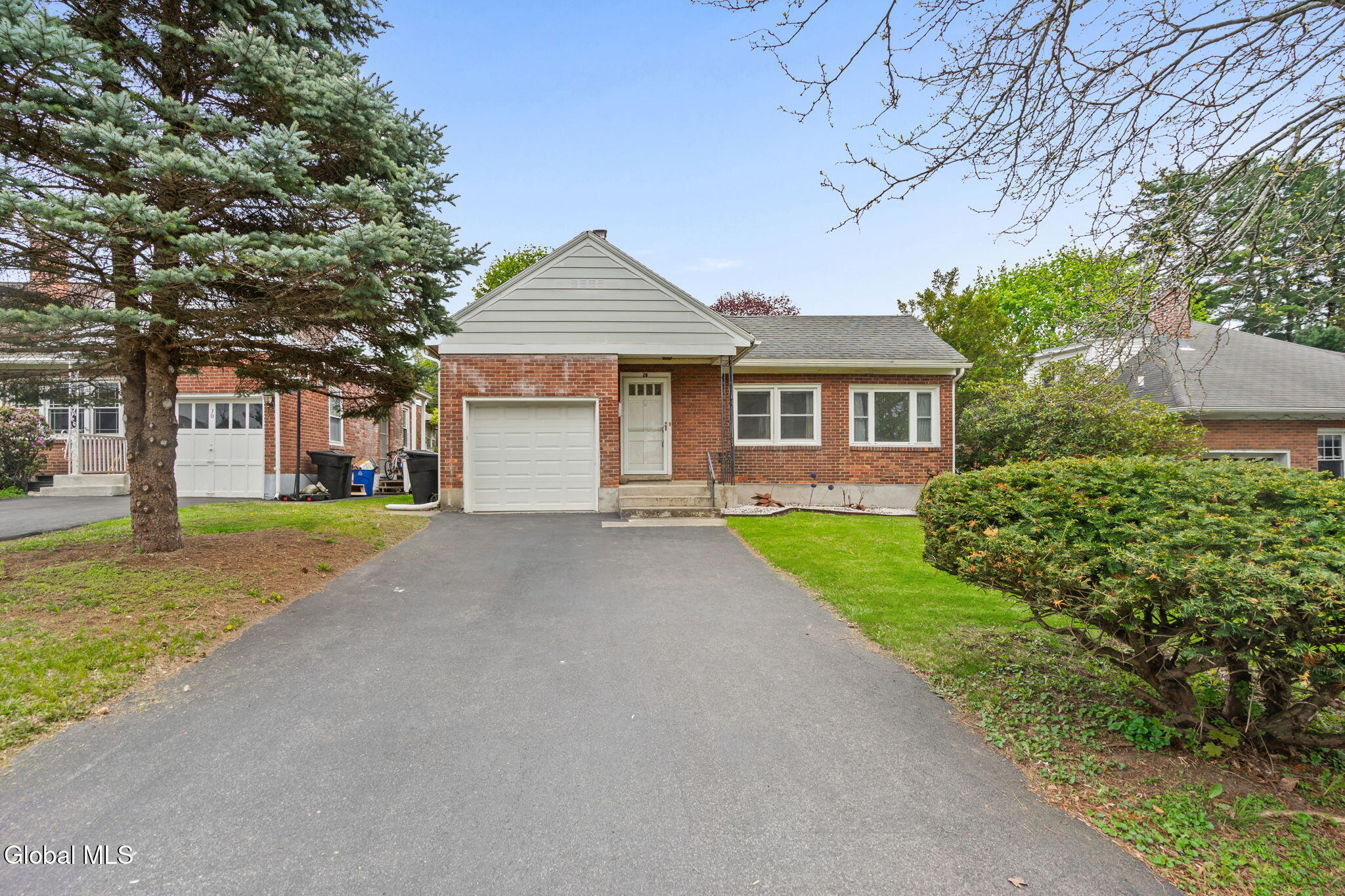 28 Center View Drive
