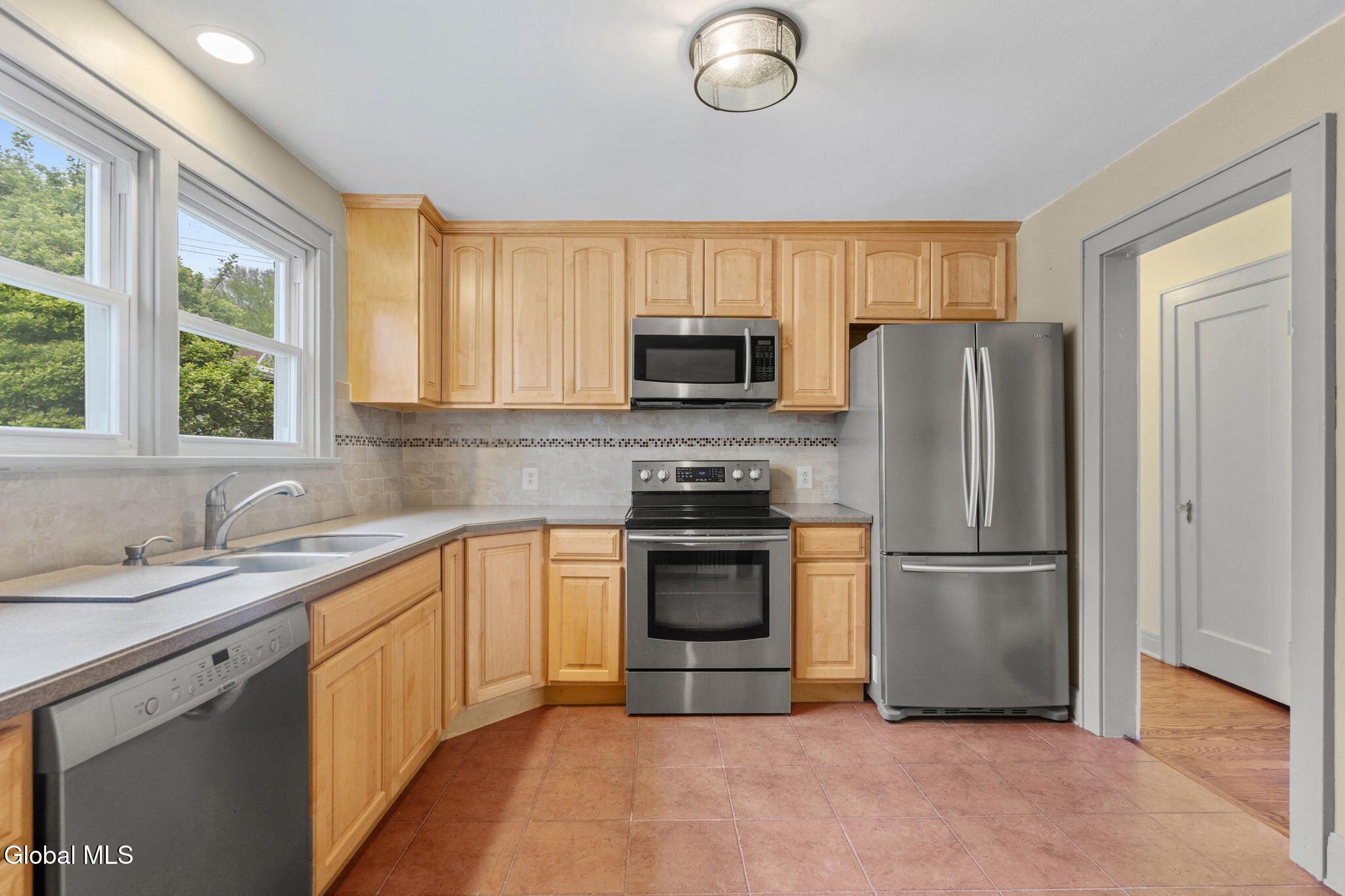 28 Center View Drive