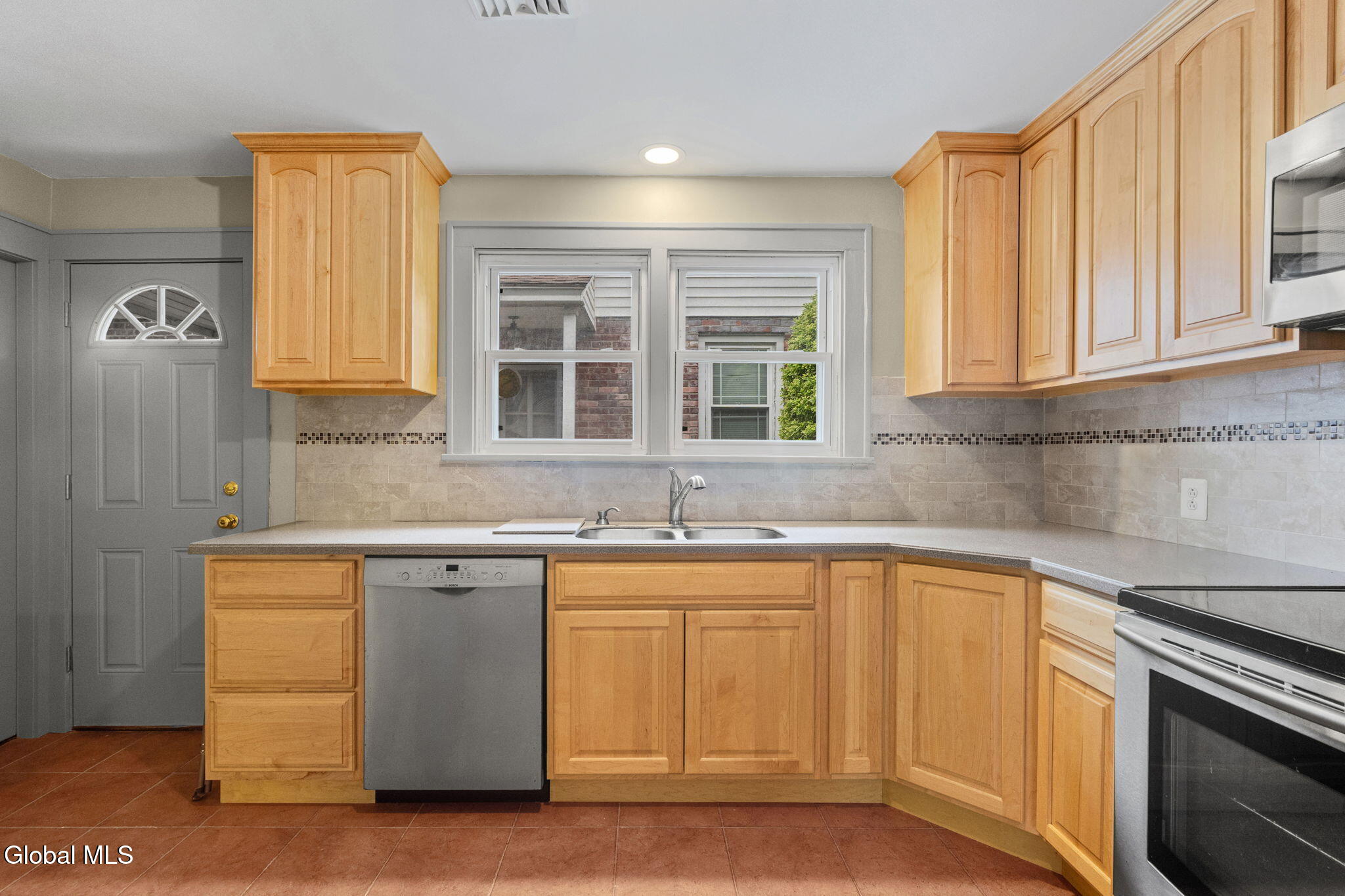 28 Center View Drive