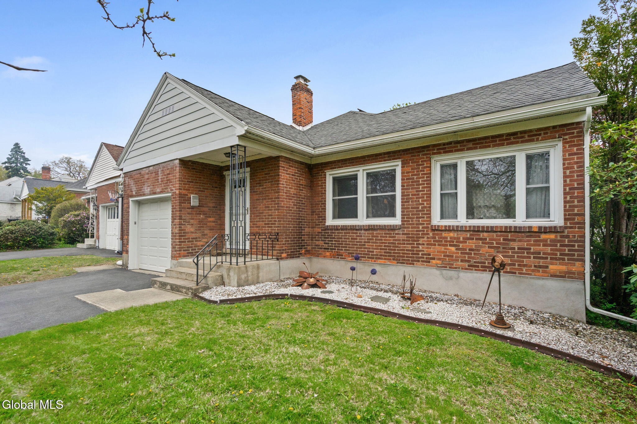 28 Center View Drive
