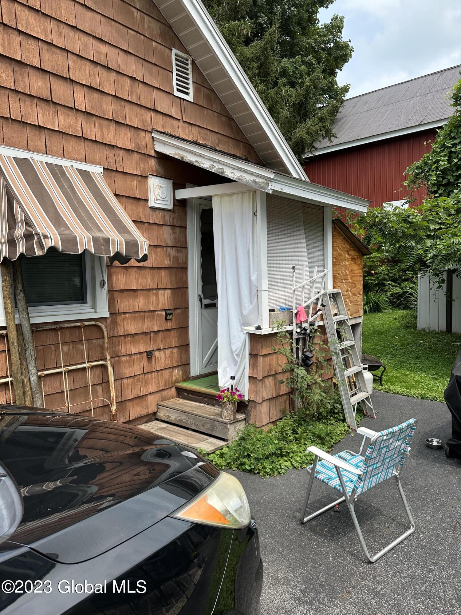 8 Maple Avenue