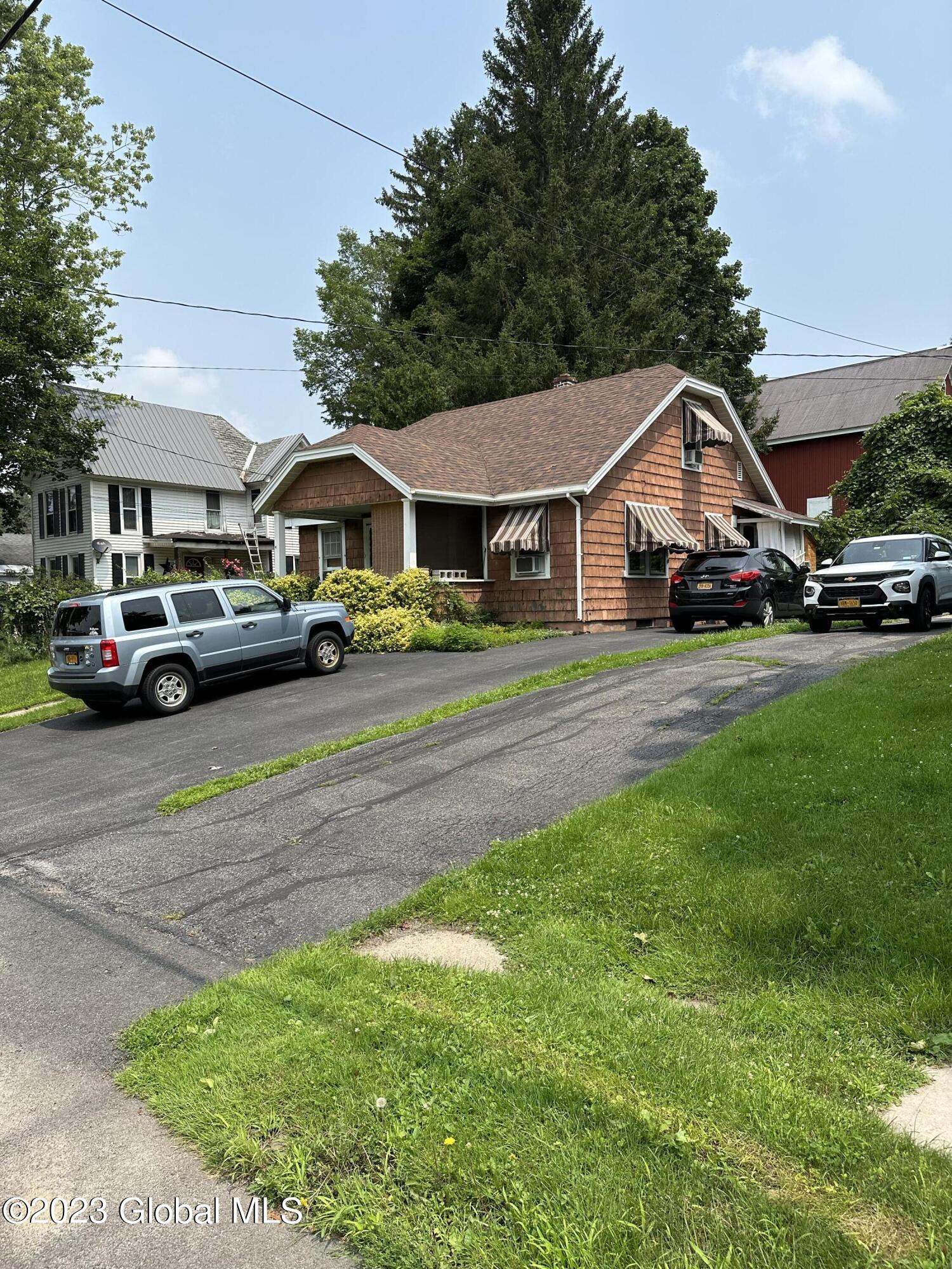 8 Maple Avenue
