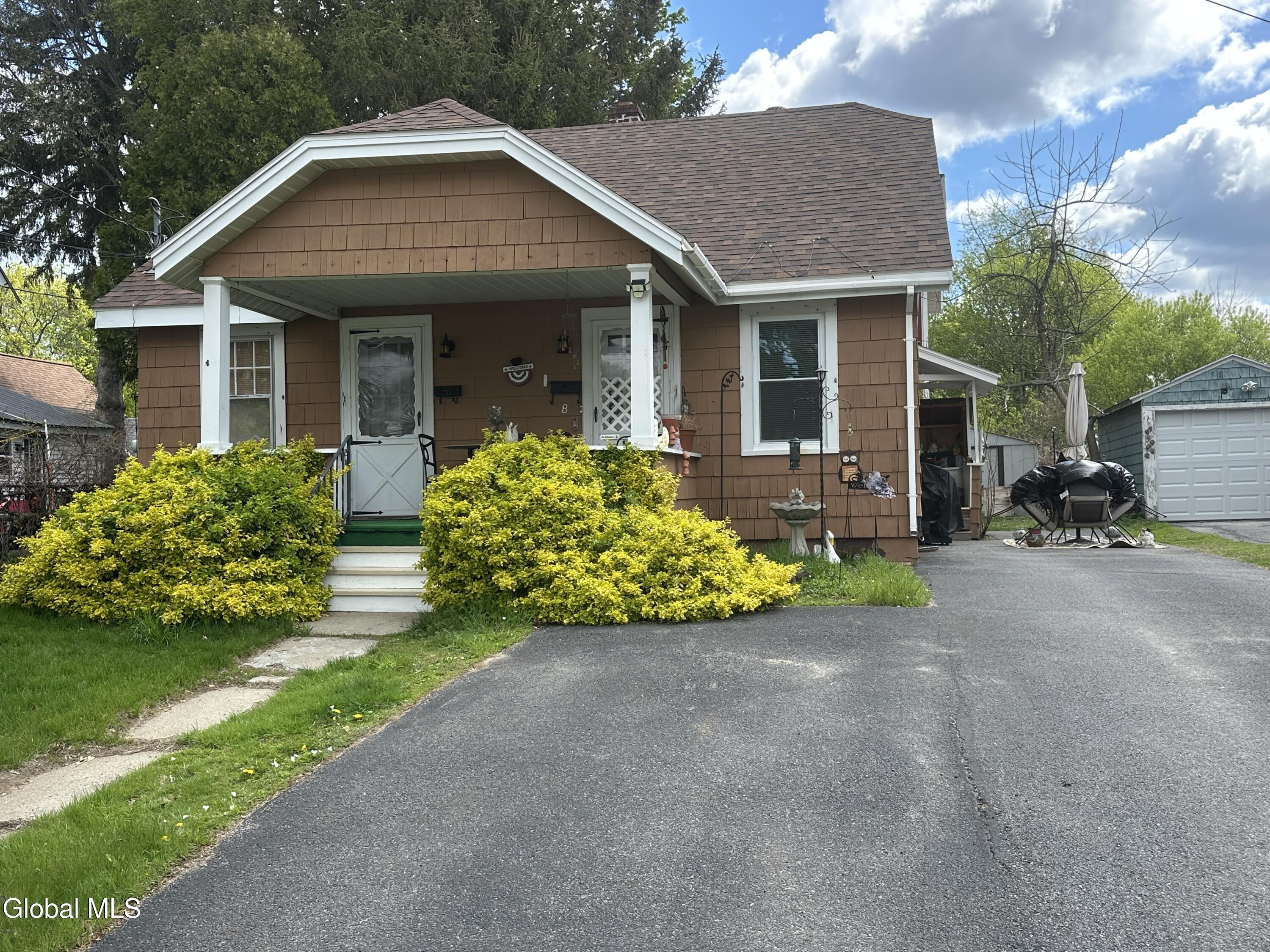 8 Maple Avenue