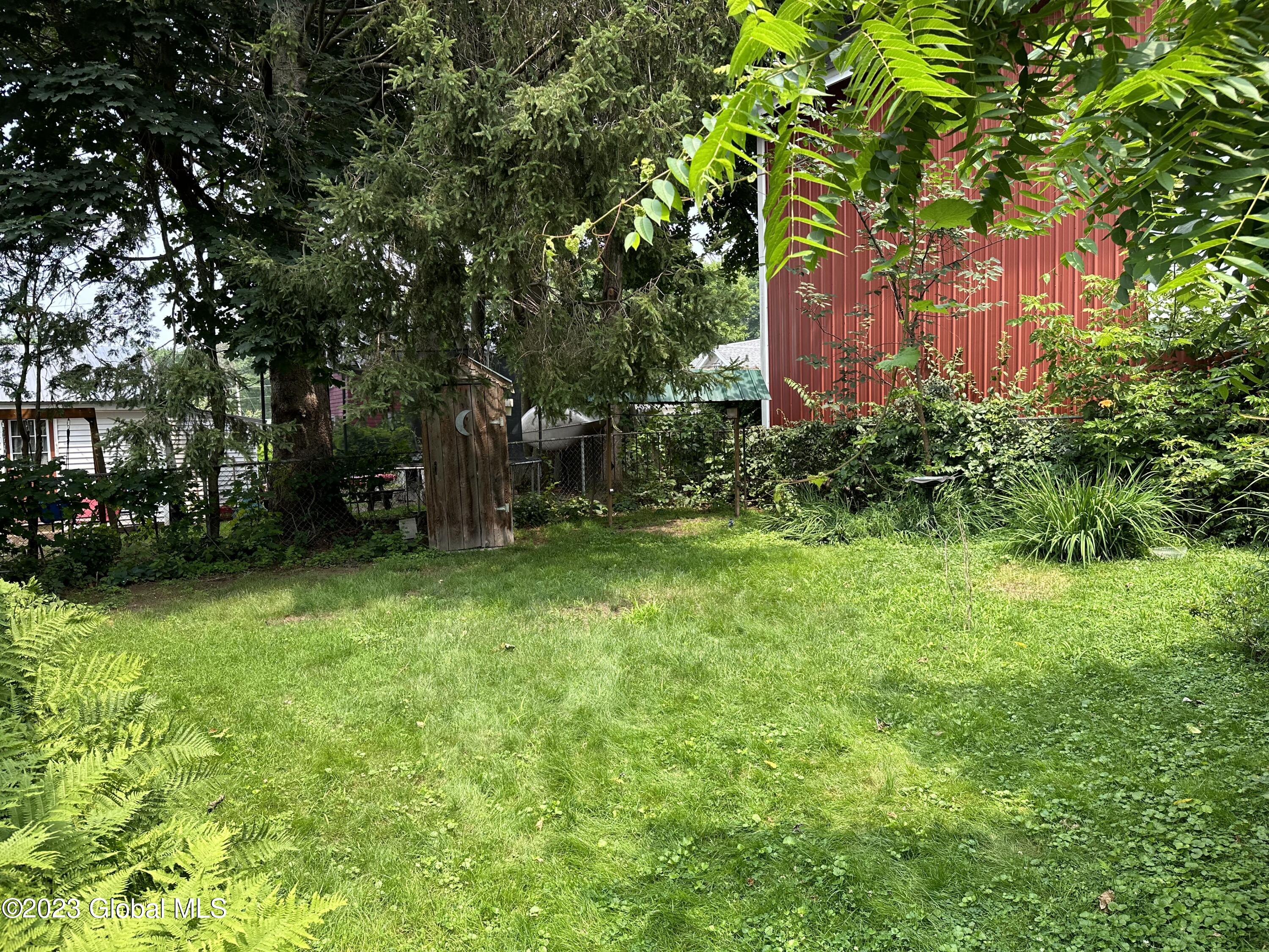 8 Maple Avenue