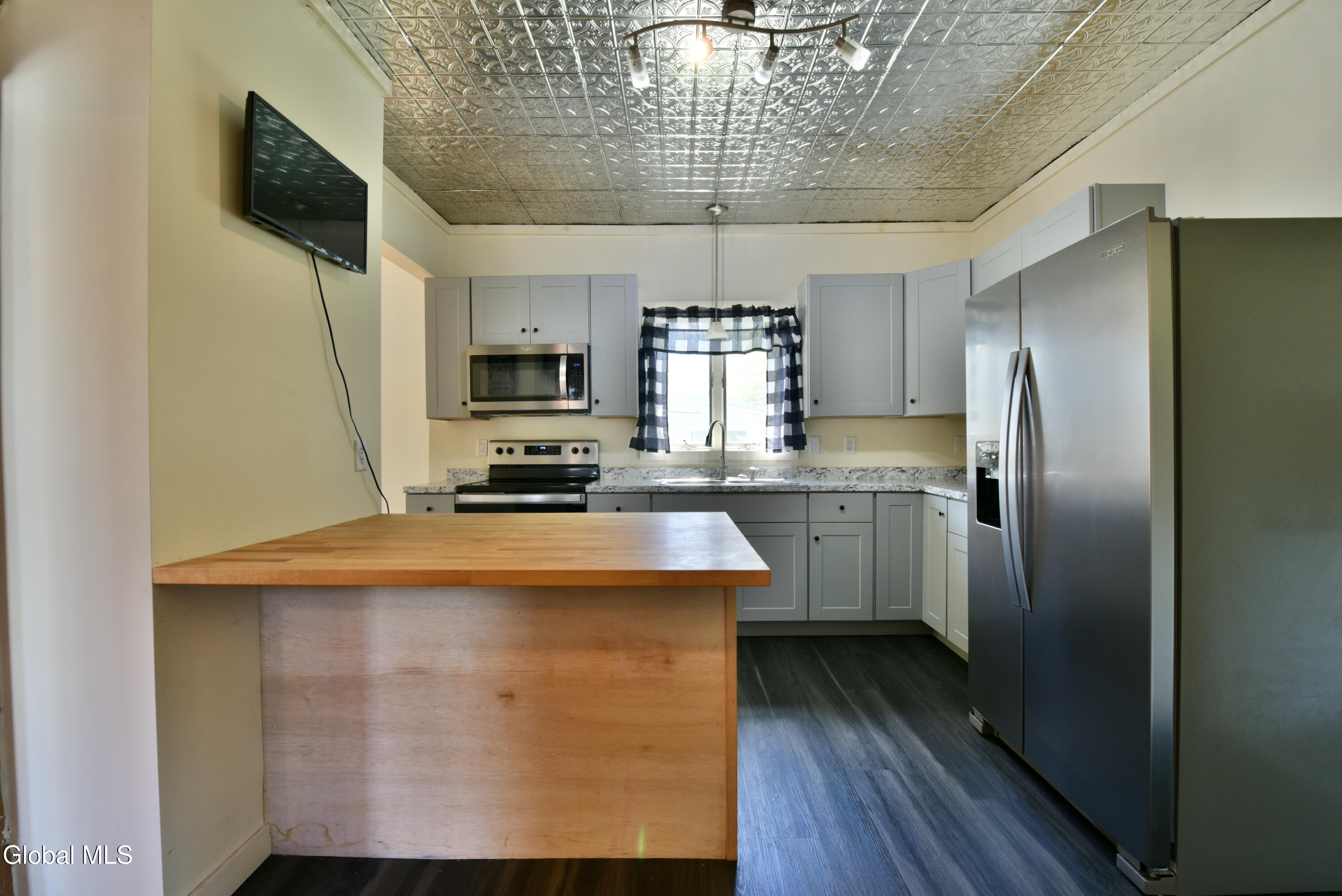 99 East Boulevard
