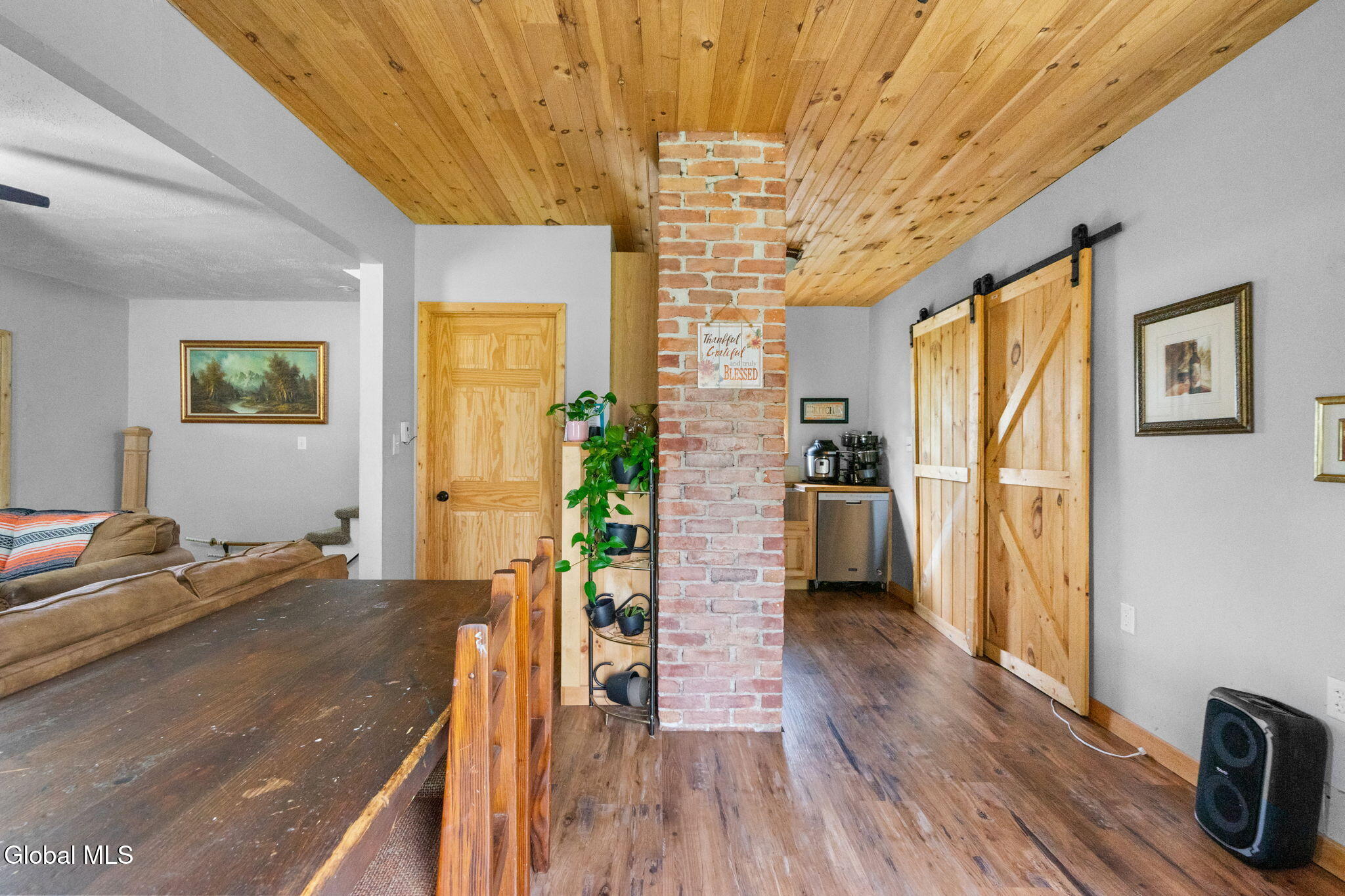 2 W 10th Avenue