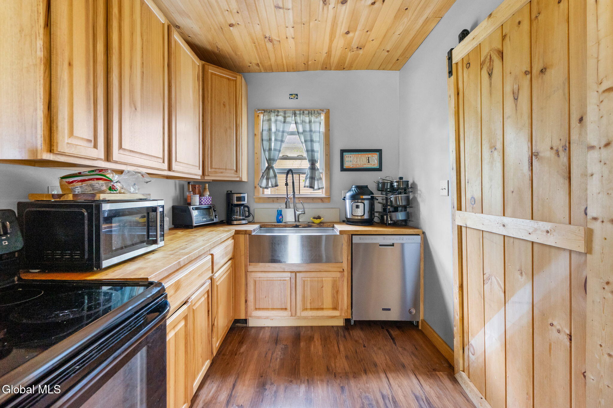 2 W 10th Avenue
