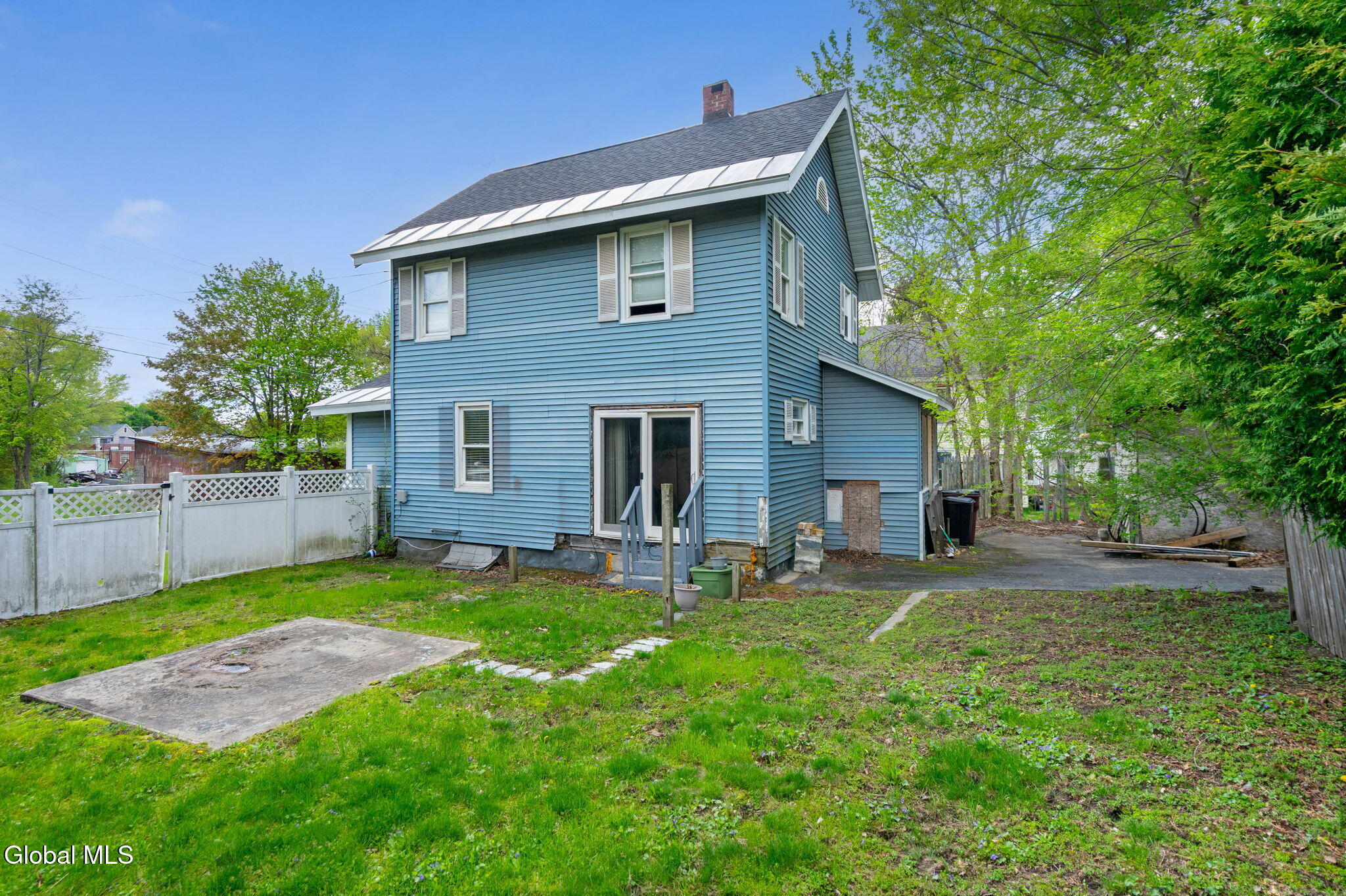 2 W 10th Avenue