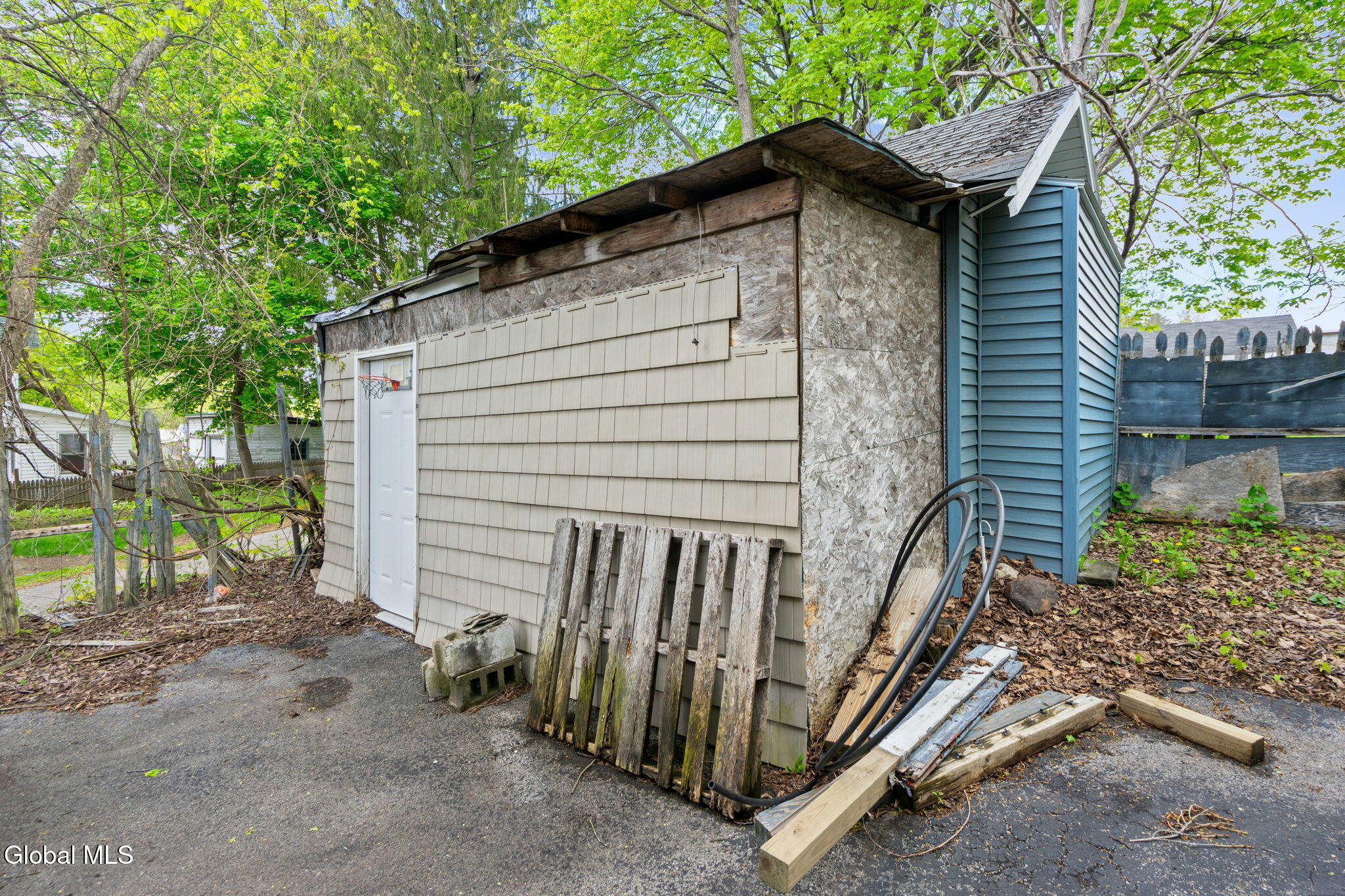 2 W 10th Avenue