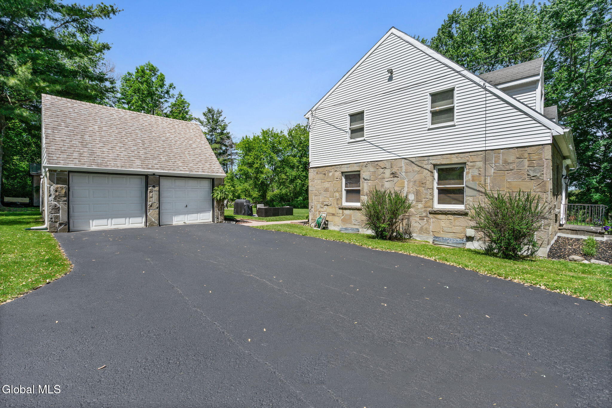 121 Maltbie Drive
