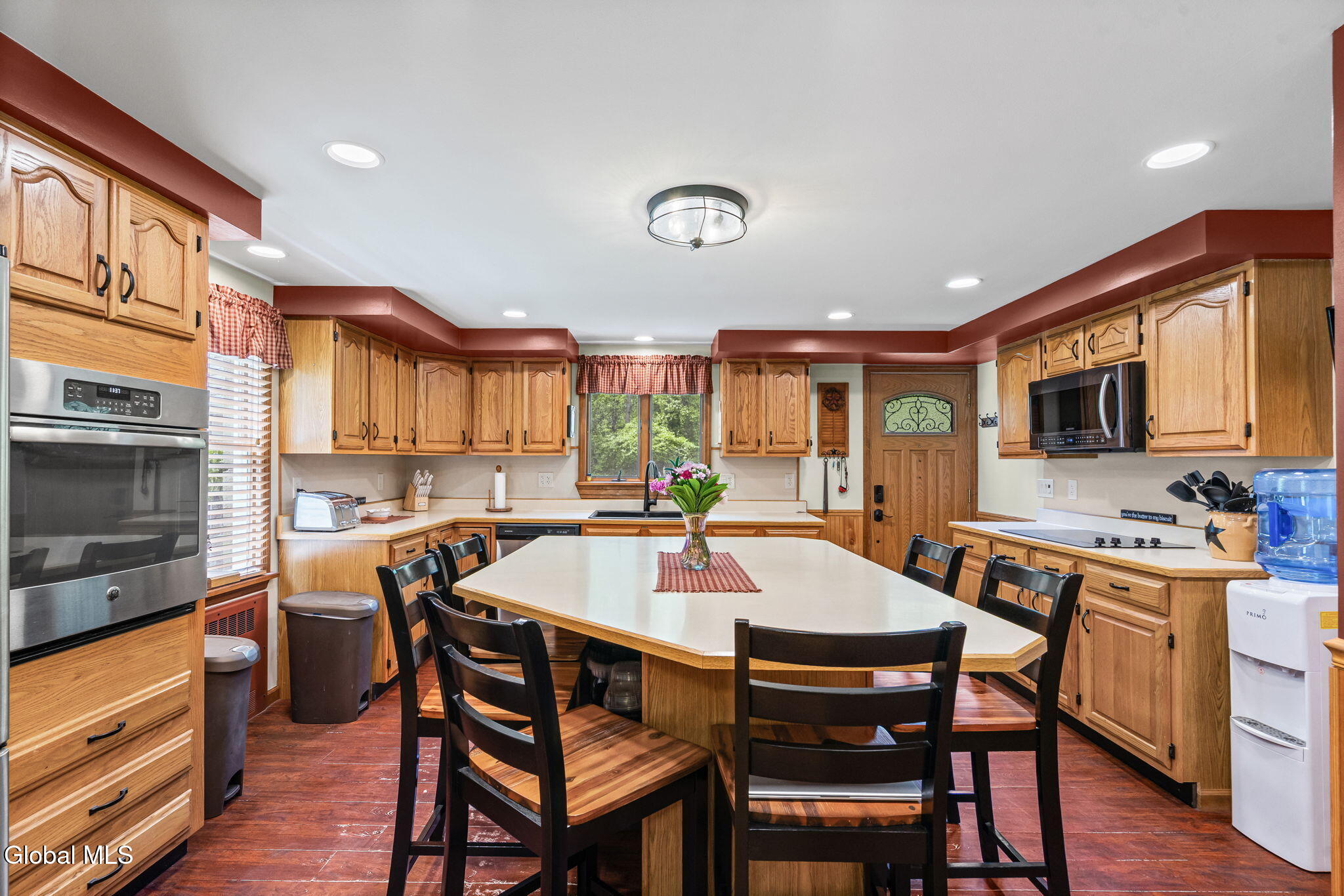 121 Maltbie Drive