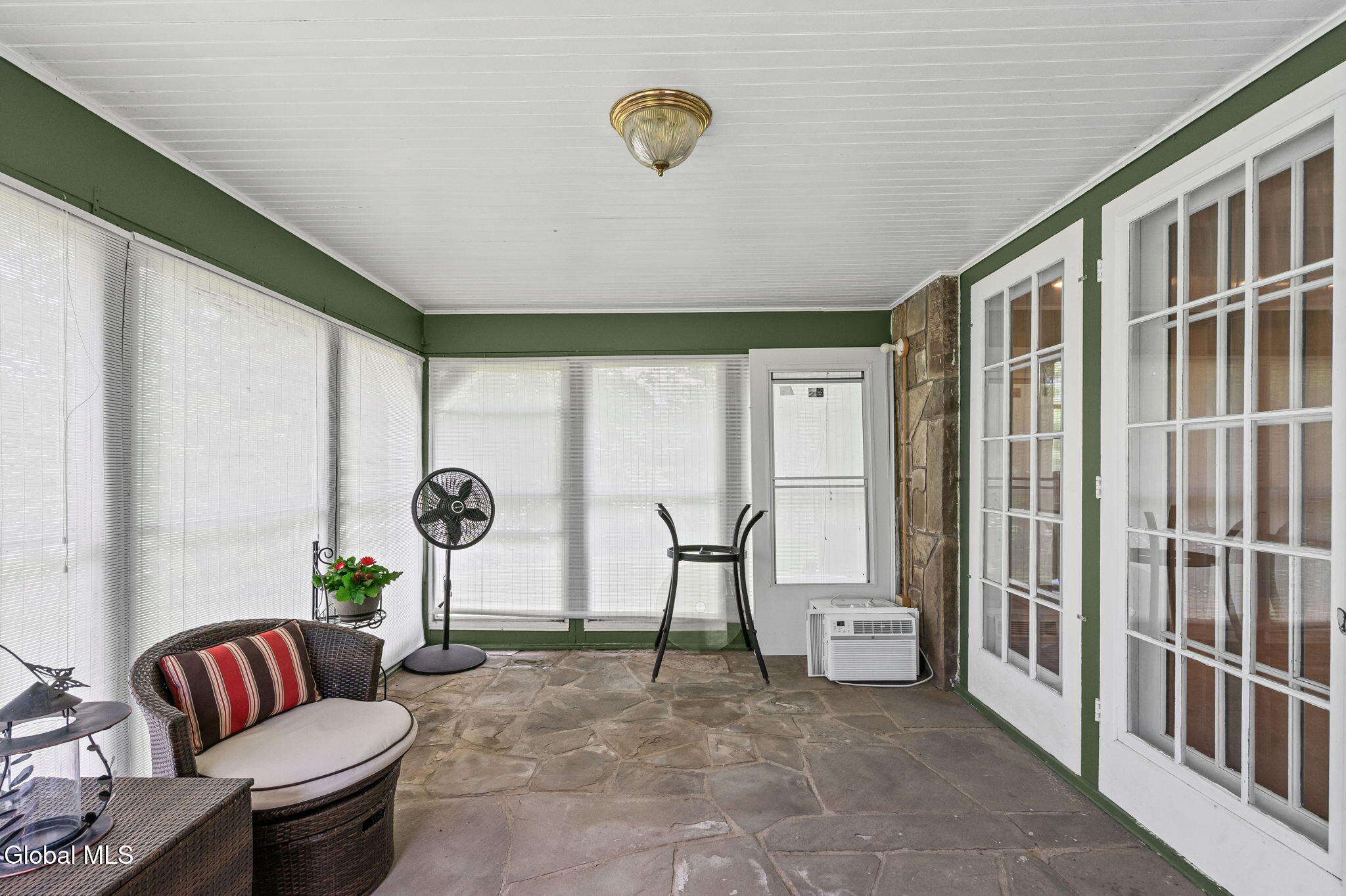 121 Maltbie Drive