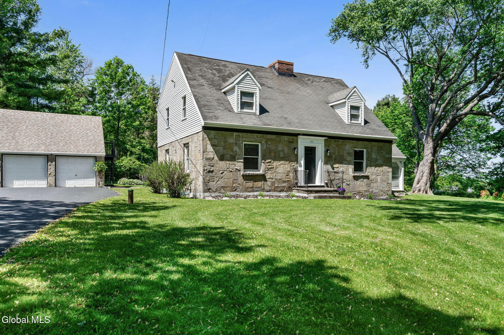 121 Maltbie Drive