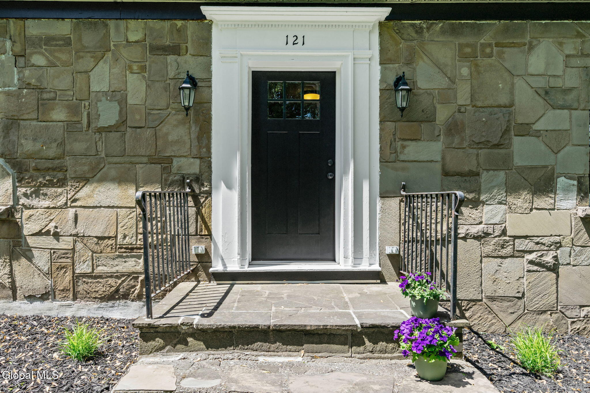 121 Maltbie Drive