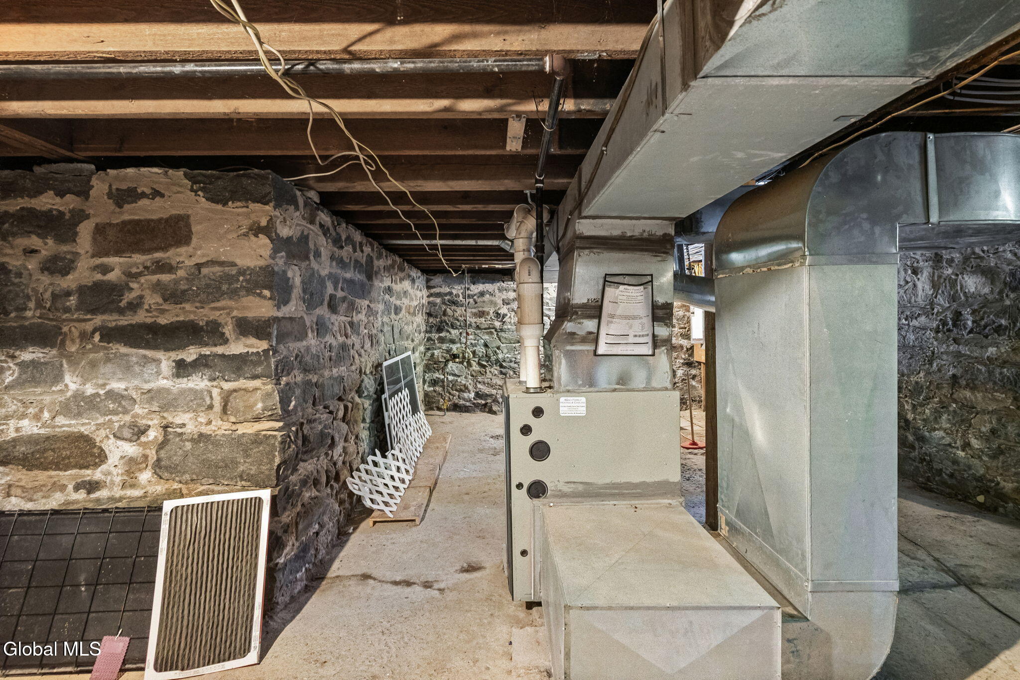 32 5th Street