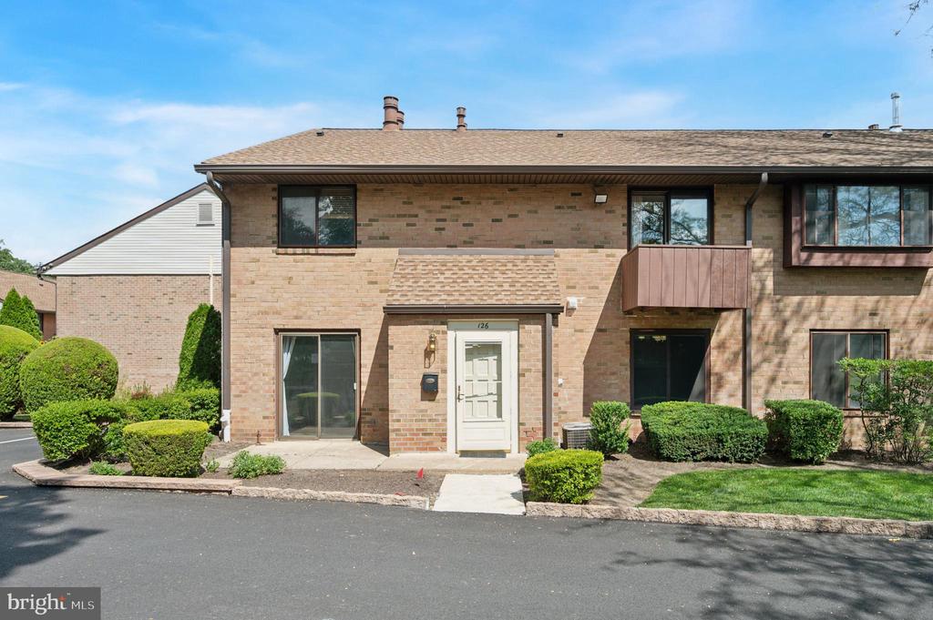 700 ARDMORE AVENUE Unit: 126