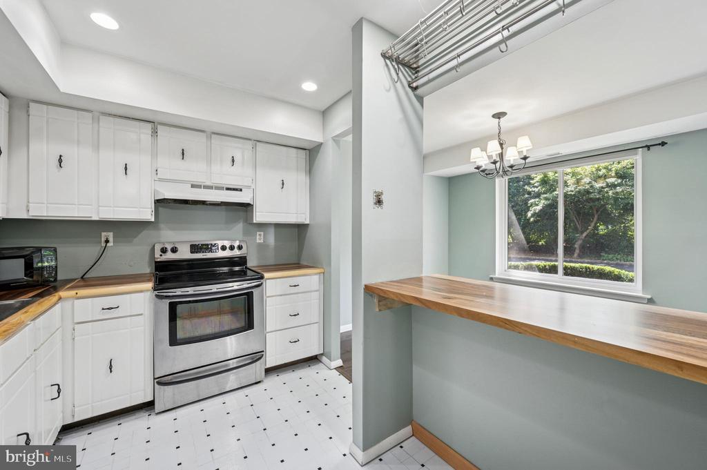 700 ARDMORE AVENUE Unit: 126