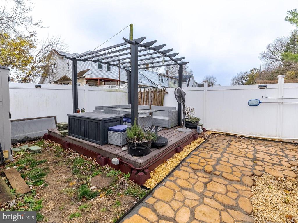 908 AMOSLAND ROAD