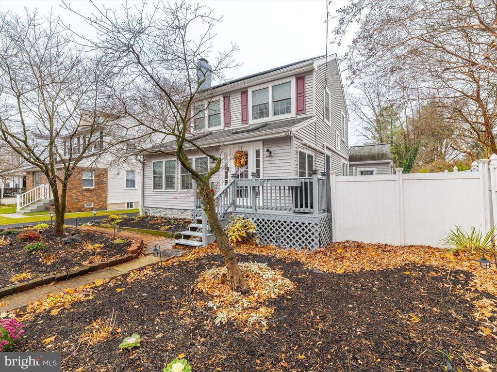 908 AMOSLAND ROAD