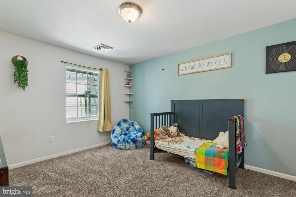 233 OXFORD CIRCLE