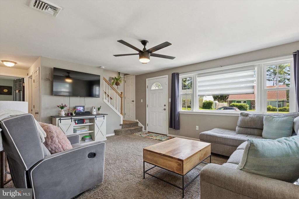 233 OXFORD CIRCLE