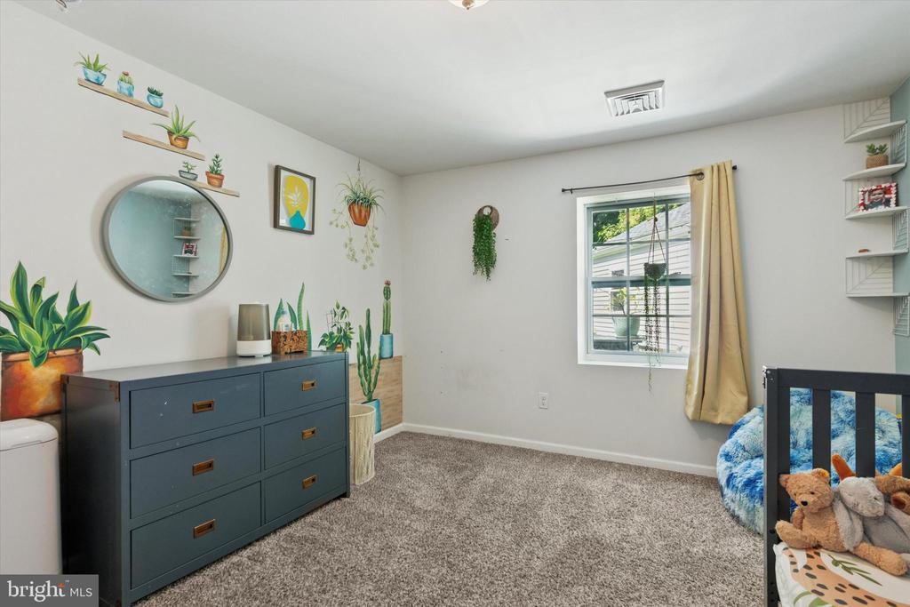 233 OXFORD CIRCLE