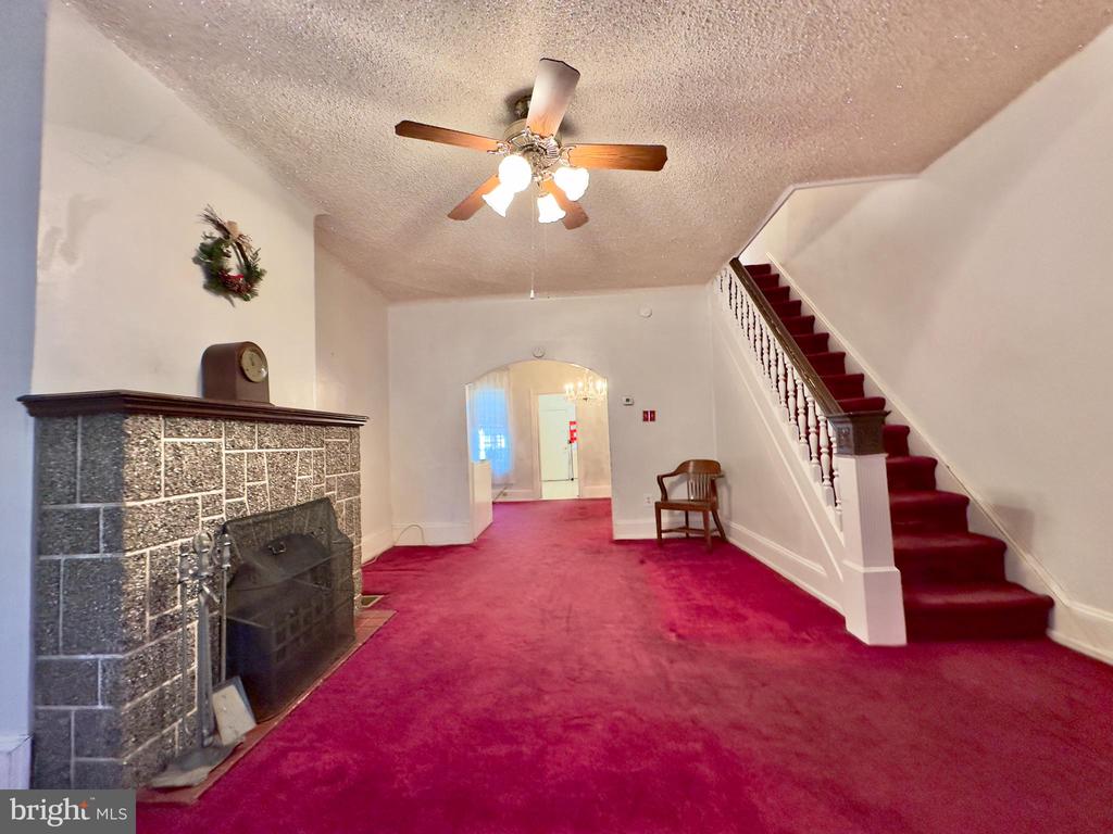 542 N CREIGHTON STREET
