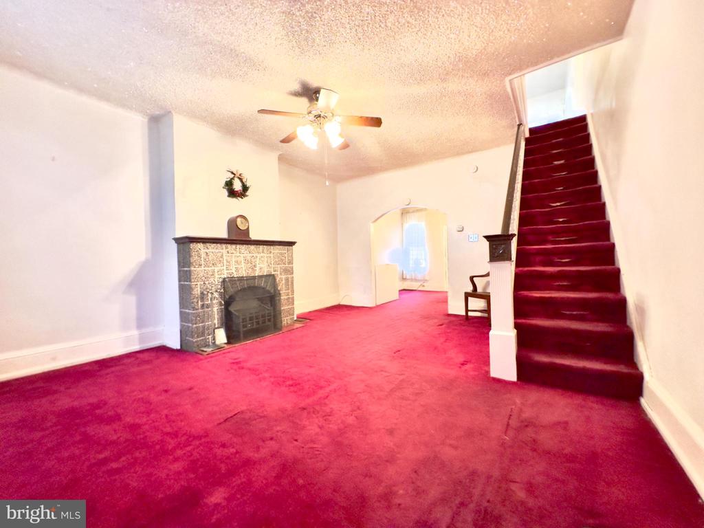 542 N CREIGHTON STREET