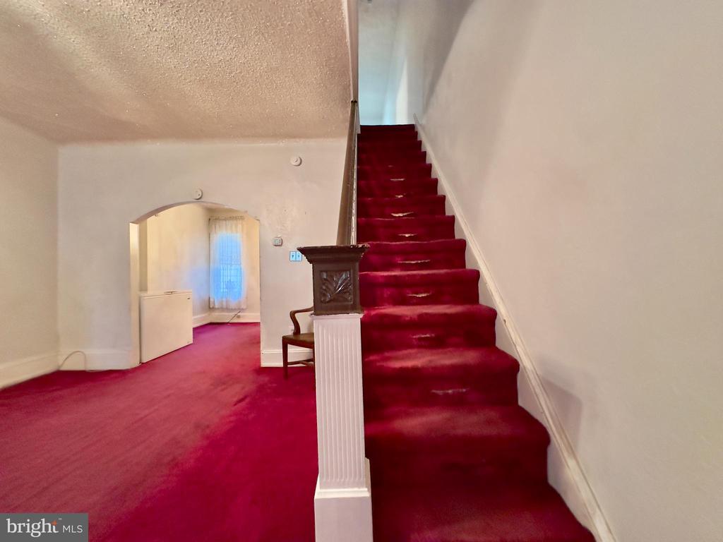 542 N CREIGHTON STREET