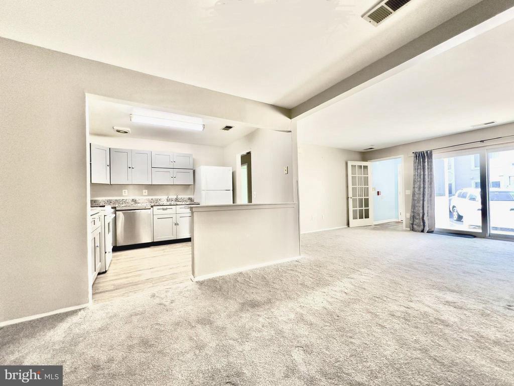 127 BENJAMIN COURT Unit: F127