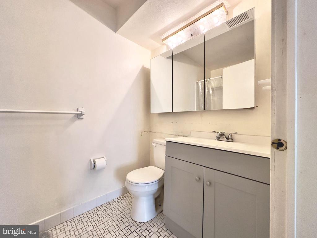 127 BENJAMIN COURT Unit: F127