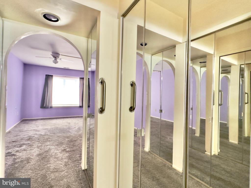 127 BENJAMIN COURT Unit: F127