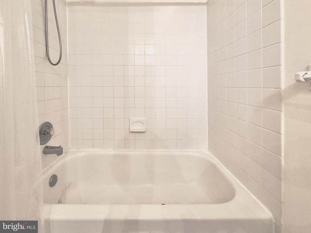 127 BENJAMIN COURT Unit: F127
