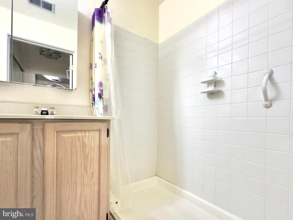 127 BENJAMIN COURT Unit: F127