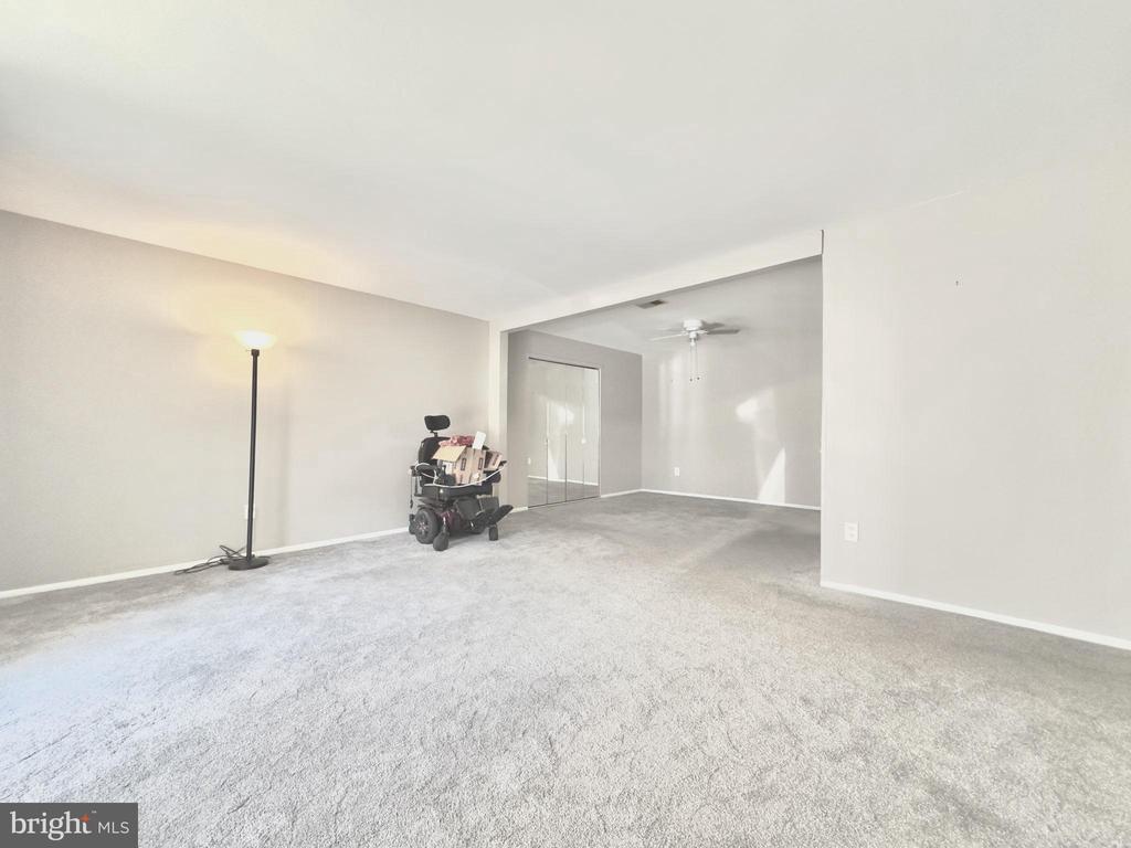 127 BENJAMIN COURT Unit: F127