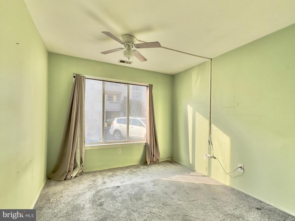 127 BENJAMIN COURT Unit: F127
