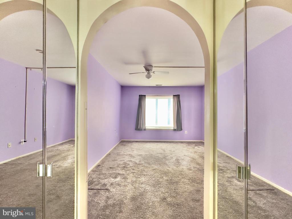 127 BENJAMIN COURT Unit: F127