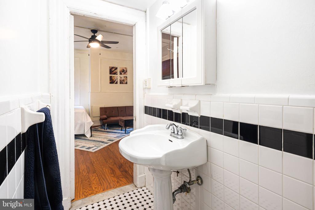 1324 LOCUST STREET Unit: 515