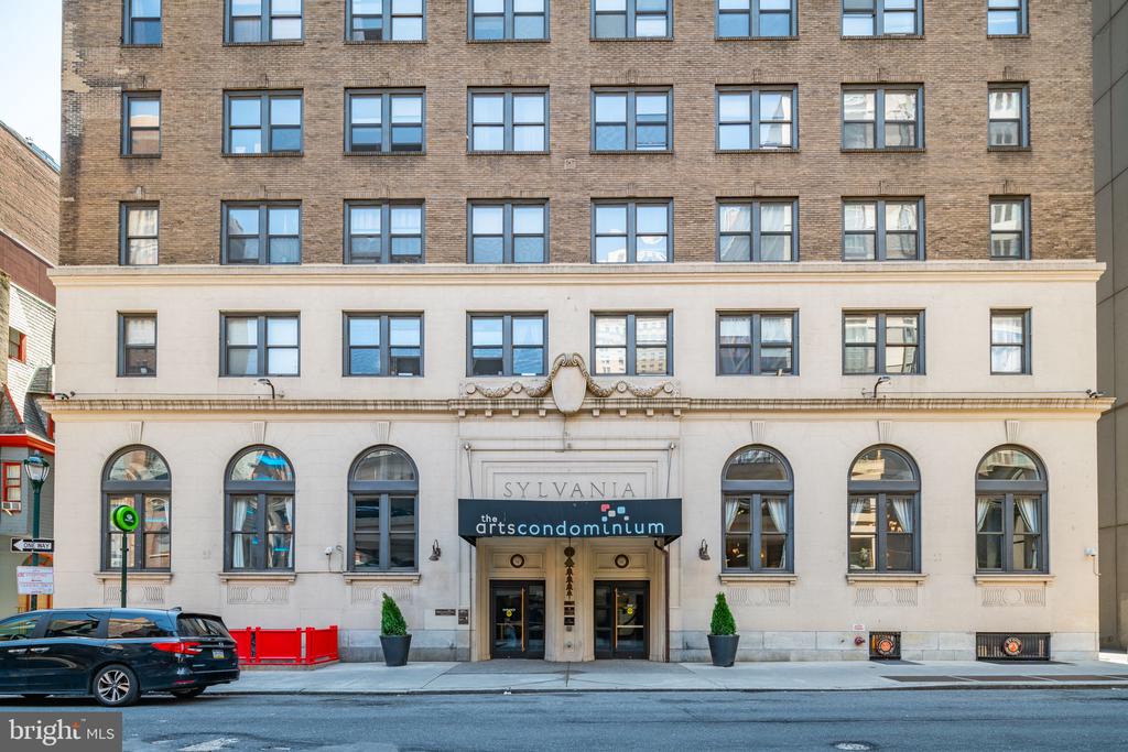 1324 LOCUST STREET Unit: 515