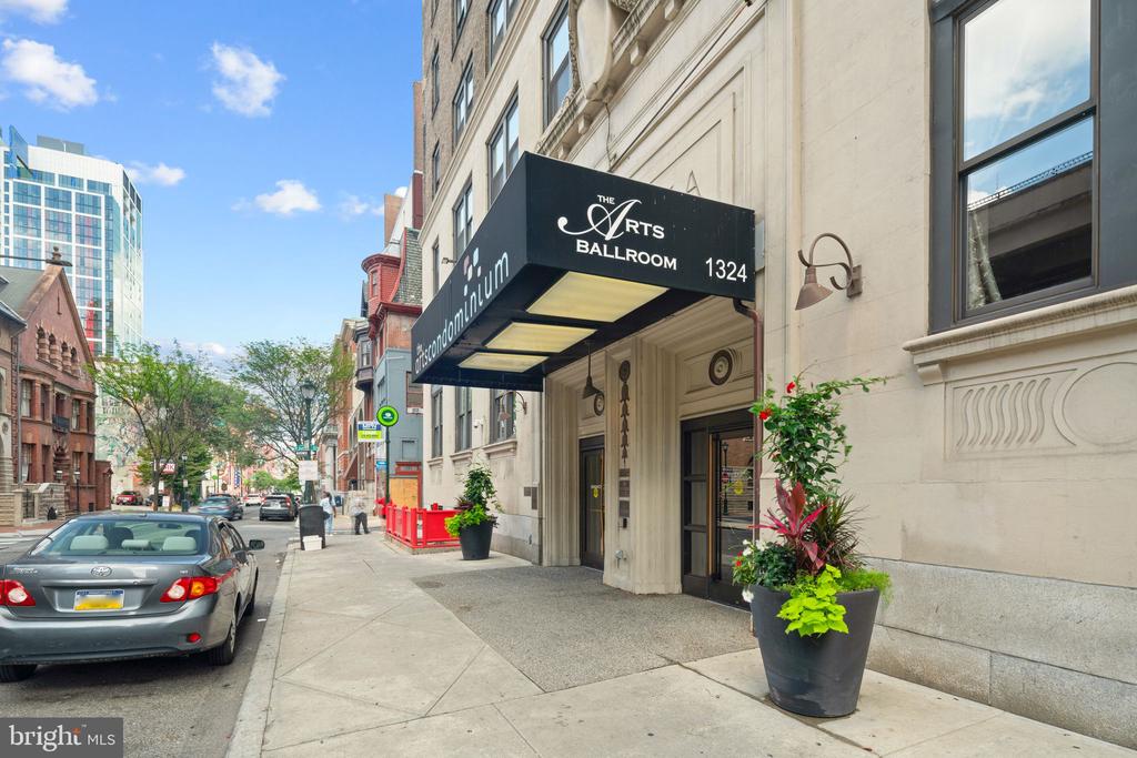 1324 LOCUST STREET Unit: 515