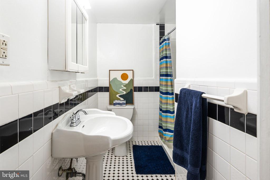 1324 LOCUST STREET Unit: 515